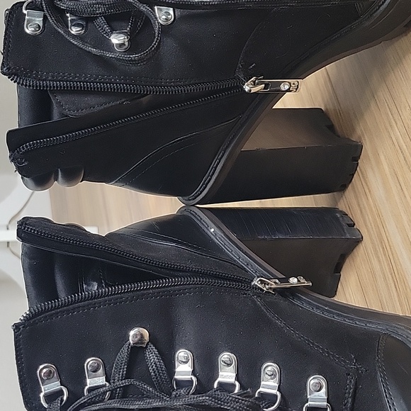 J LO Black Rigly Lace-Up Ankle Boots - Picture 13 of 15